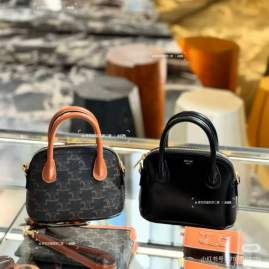 Picture of Celine Handbags _SKUfw225666961fw